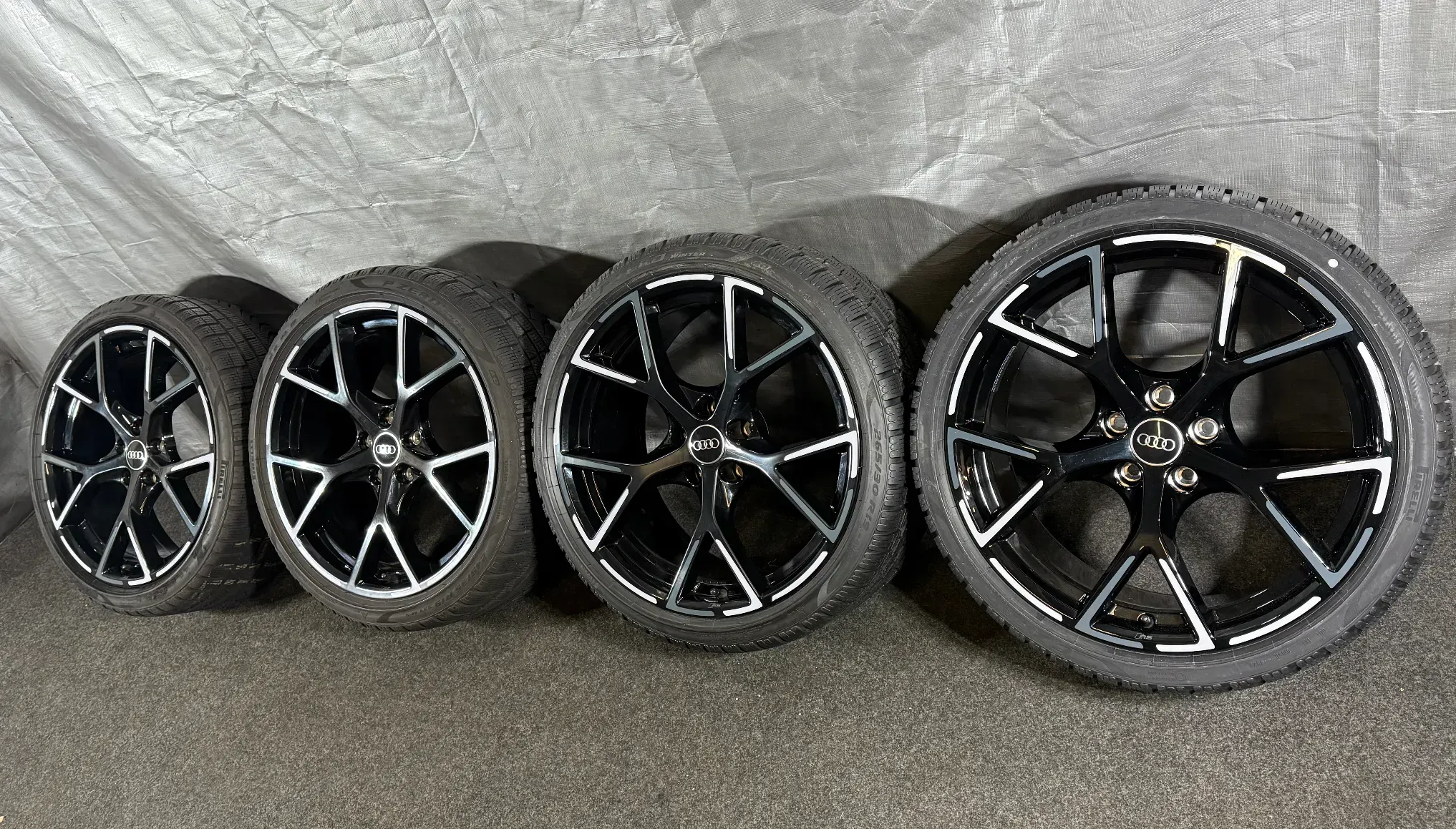 Original Audi RS3 8Y 19 Zoll 5 Y Speiche Winterräder 8Y601025BP AX1 Schwarz - Bild 1